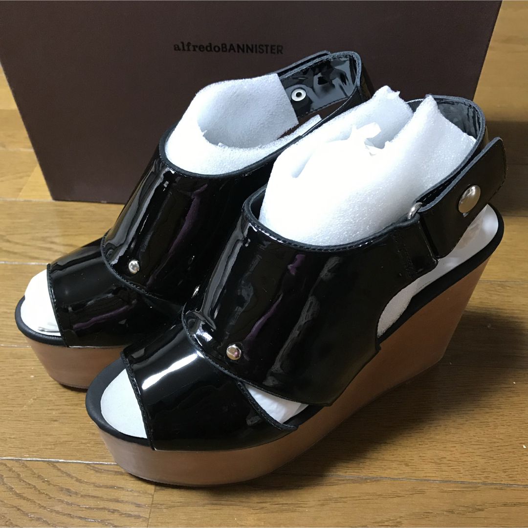 alfredoBANNISTER(アルフレッドバニスター)の新品 定価25000円 アバハウス ウェッジソール バニスター サンダル36 黒 レディースの靴/シューズ(サンダル)の商品写真