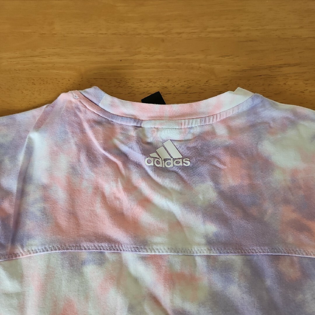 adidas(アディダス)のアディダス　Tシャツ キッズ/ベビー/マタニティのキッズ服女の子用(90cm~)(Tシャツ/カットソー)の商品写真