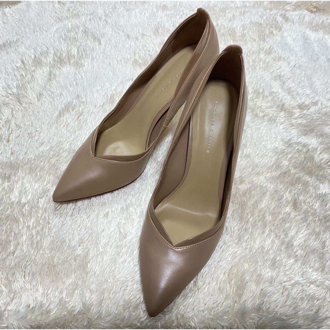 Charles and Keith(チャールズアンドキース)の【CHARLES&KEITH】チャールズアンドキース パンプス 25.5cm レディースの靴/シューズ(ハイヒール/パンプス)の商品写真