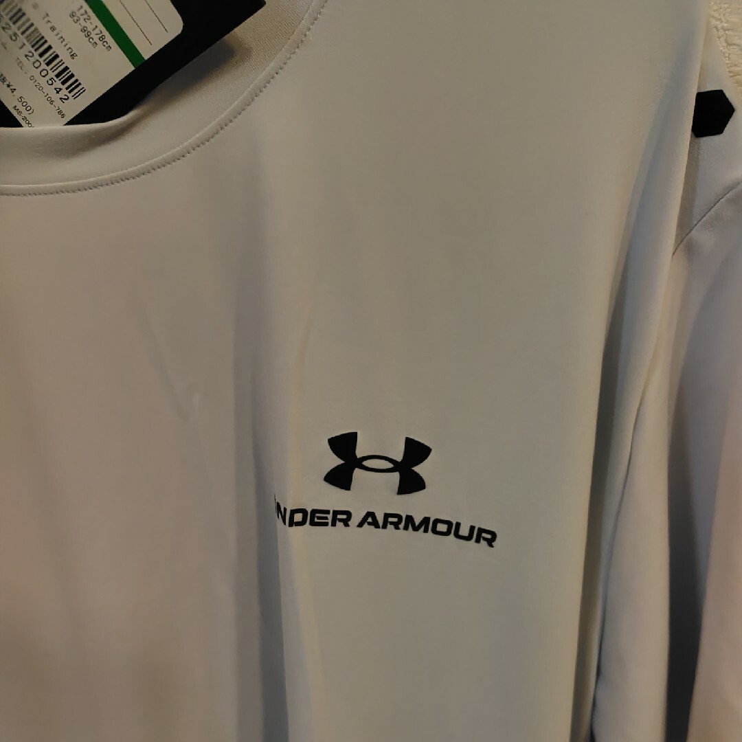 UNDER ARMOUR(アンダーアーマー)の【新品・未使用】アンダーアーマー　Tシャツ　Lサイズ メンズのトップス(Tシャツ/カットソー(半袖/袖なし))の商品写真