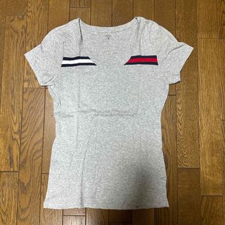 【即日発送可】TOMMY HILFIGER VネックTシャツ M