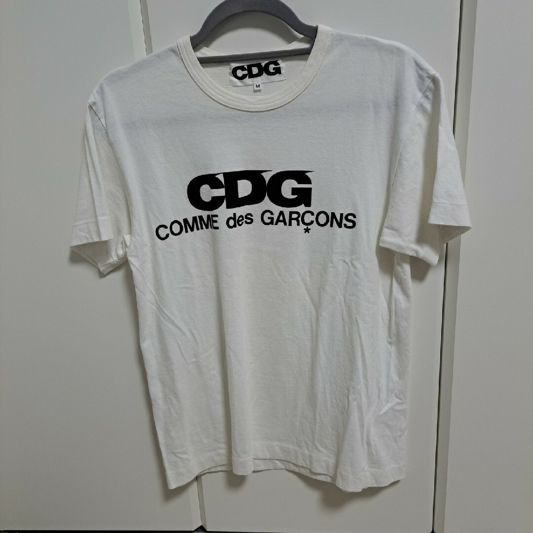 COMME des GARCONS(コムデギャルソン)のTシャツ　cdg COMME des GARCONS　シーディージー　Mサイズ メンズのトップス(Tシャツ/カットソー(半袖/袖なし))の商品写真