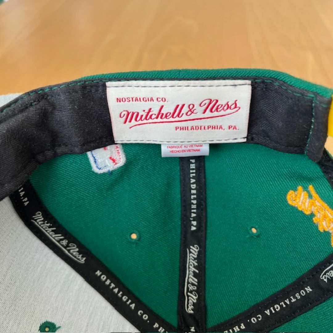 MITCHELL & NESS(ミッチェルアンドネス)のMitchell & Ness 激レア シアトル スーパーソニックス キャップ メンズの帽子(キャップ)の商品写真