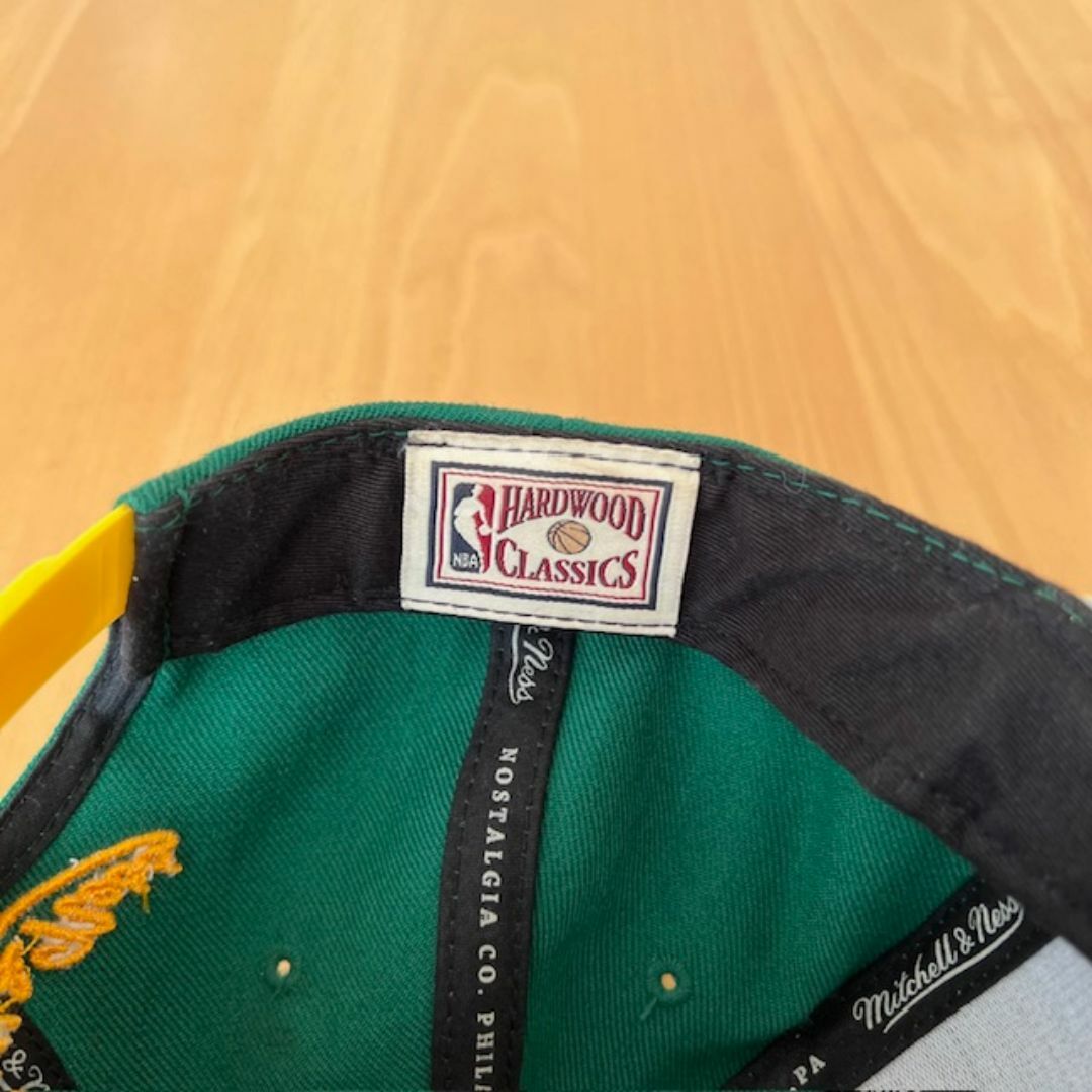 MITCHELL & NESS(ミッチェルアンドネス)のMitchell & Ness 激レア シアトル スーパーソニックス キャップ メンズの帽子(キャップ)の商品写真