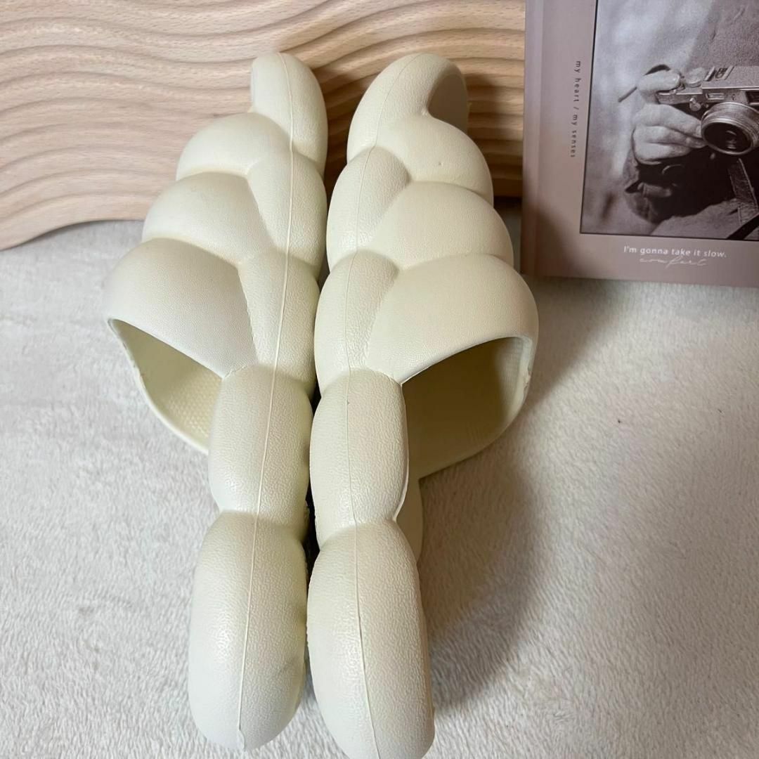白　マカロンスリッパ 24cm サンダル 韓国 オルチャン マシュマロ レディースの靴/シューズ(サンダル)の商品写真