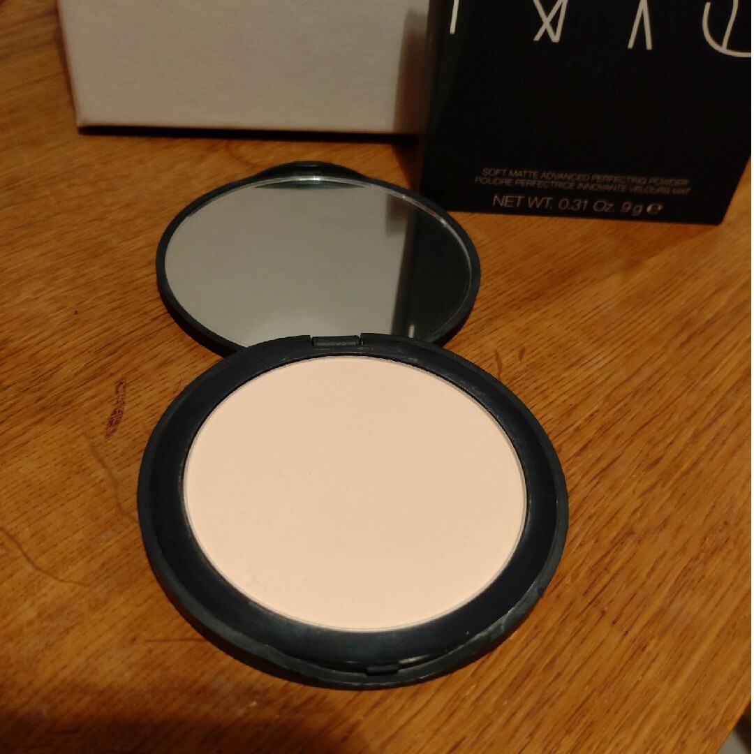 NARS(ナーズ)のNARS ソフトマット アドバンスト パーフェクティングパウダー 03122 コスメ/美容のベースメイク/化粧品(フェイスパウダー)の商品写真