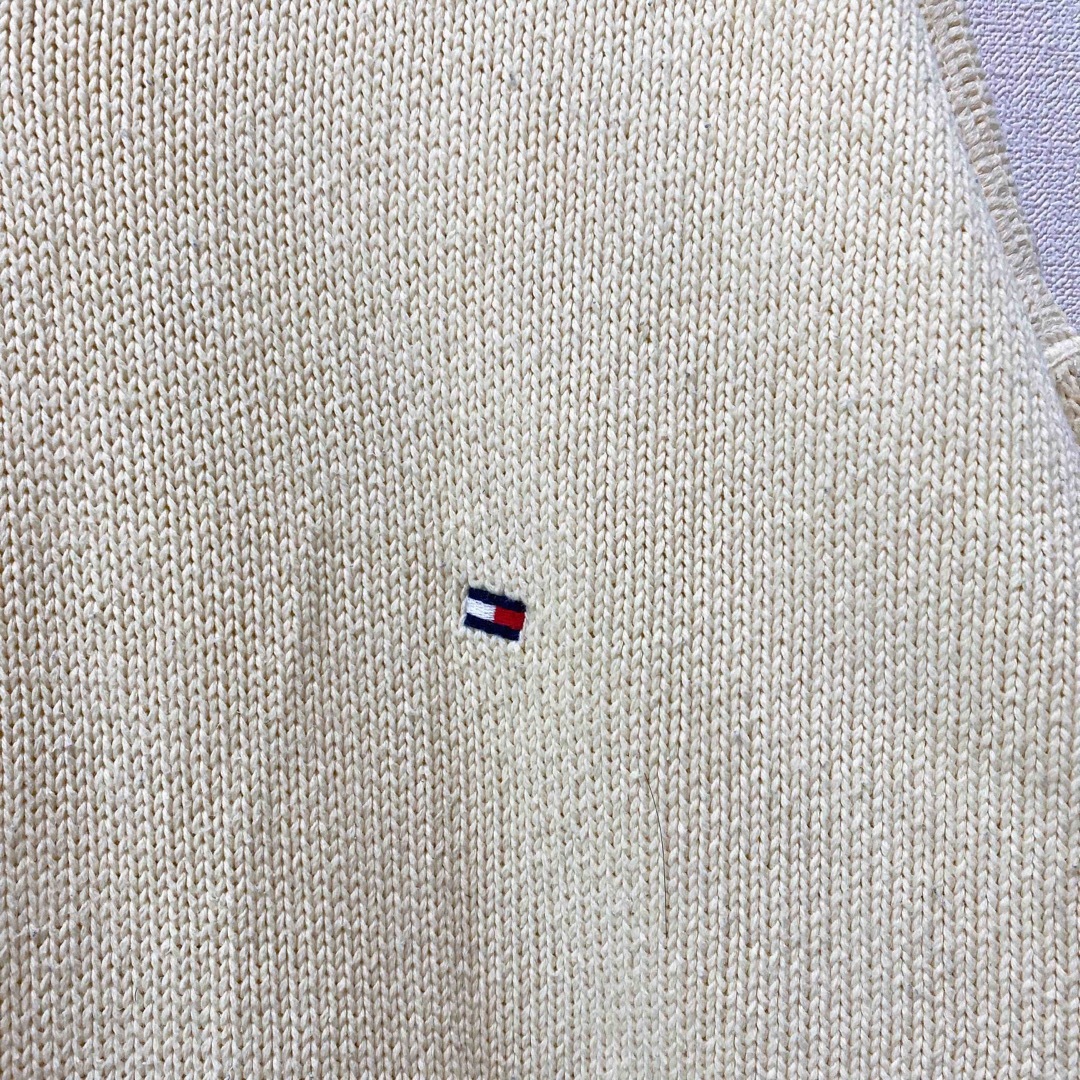 TOMMY HILFIGER(トミーヒルフィガー)のトミーヒルフィガー　ニット　セーター　無地　刺繍ロゴ　男女兼用　生成色　XL メンズのトップス(ニット/セーター)の商品写真