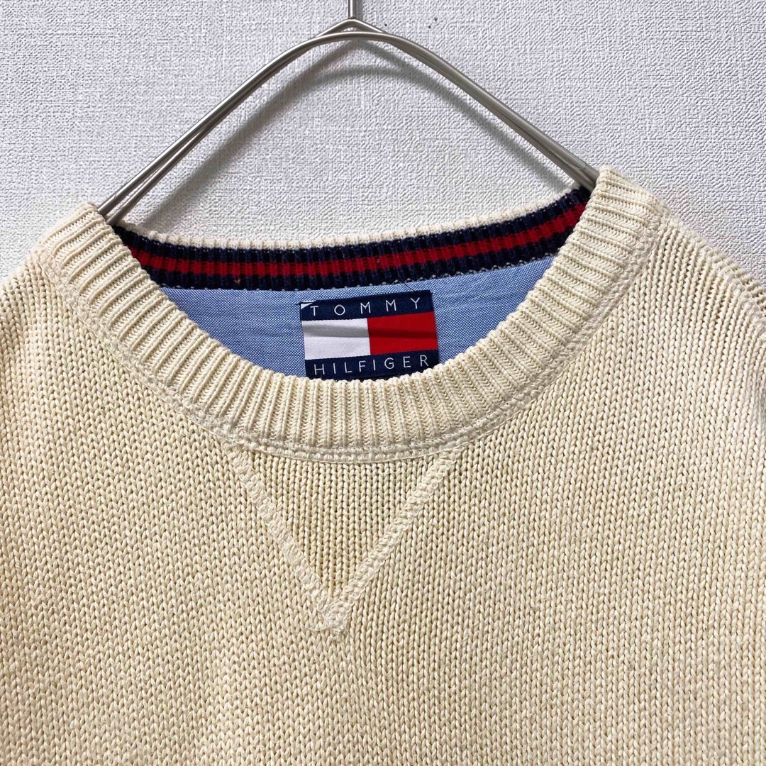 TOMMY HILFIGER(トミーヒルフィガー)のトミーヒルフィガー　ニット　セーター　無地　刺繍ロゴ　男女兼用　生成色　XL メンズのトップス(ニット/セーター)の商品写真