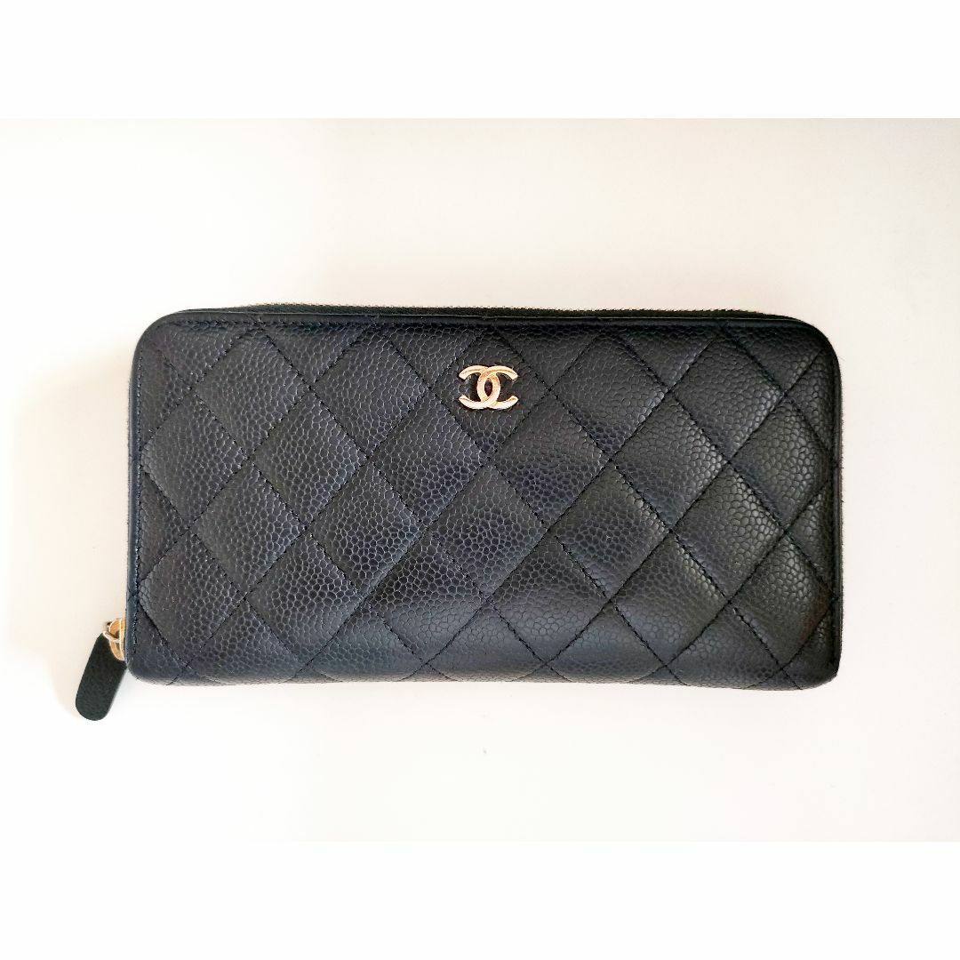 CHANEL(シャネル)のCHANEL キャビアスキン ココマーク ラウンドファスナー長財布 レディースのファッション小物(財布)の商品写真