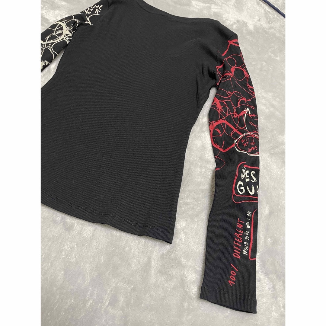 DESIGUAL(デシグアル)の【新中古】デシグアル　ブラッシュストローク リブ編みTシャツ メンズのトップス(Tシャツ/カットソー(七分/長袖))の商品写真