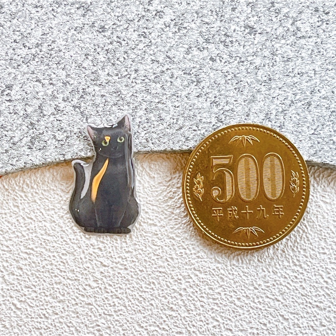 ネコ　ボンベイ　黒猫　クロネコ　ブローチ　ヘアゴム　ミニ　チャーム　プレゼント レディースのアクセサリー(ブローチ/コサージュ)の商品写真