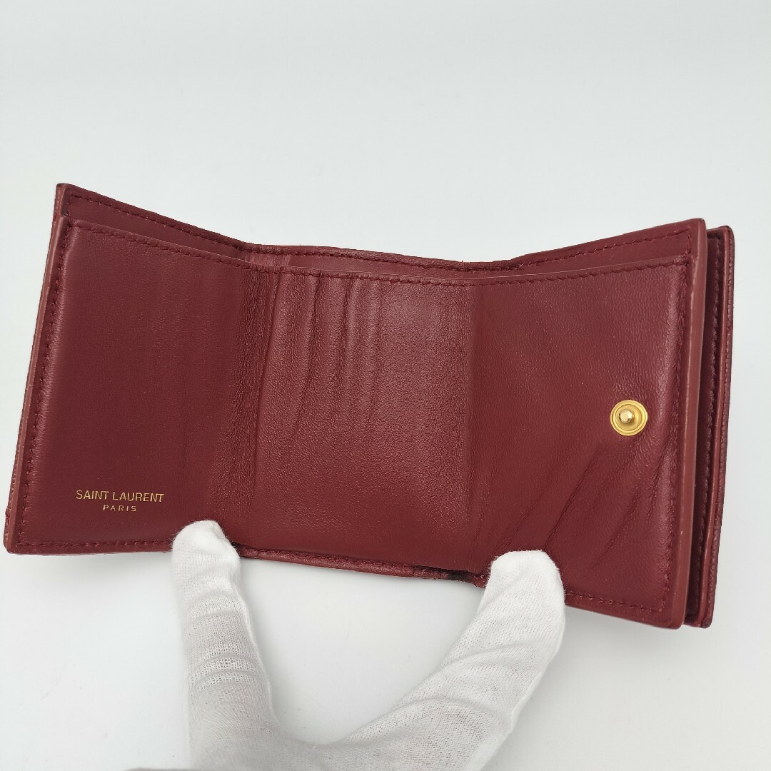 Yves Saint Laurent(イヴサンローラン)の極美品✨イヴサンローラン　三つ折り財布　レザー レディースのファッション小物(財布)の商品写真