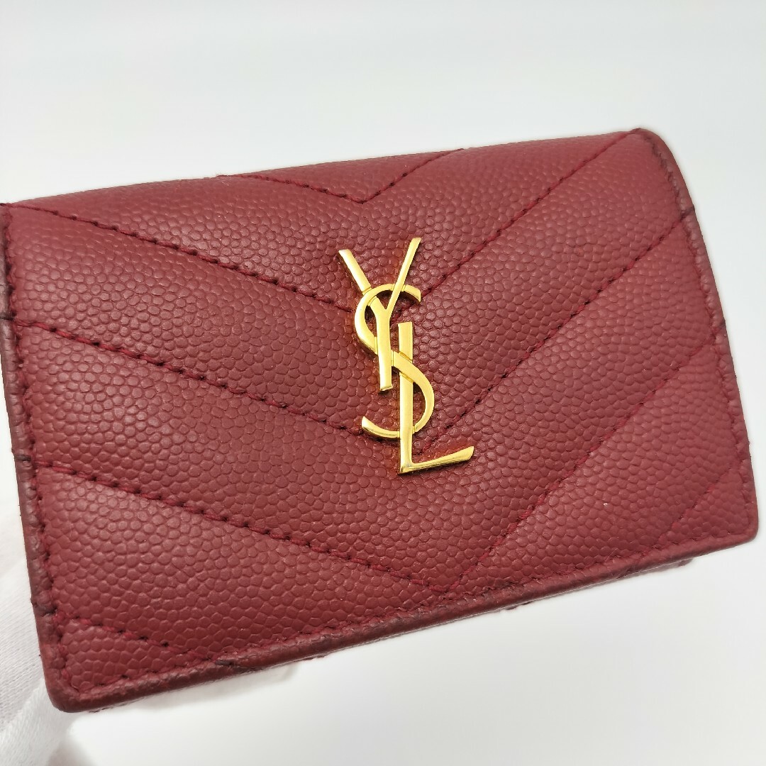 Yves Saint Laurent(イヴサンローラン)の極美品✨イヴサンローラン　三つ折り財布　レザー レディースのファッション小物(財布)の商品写真