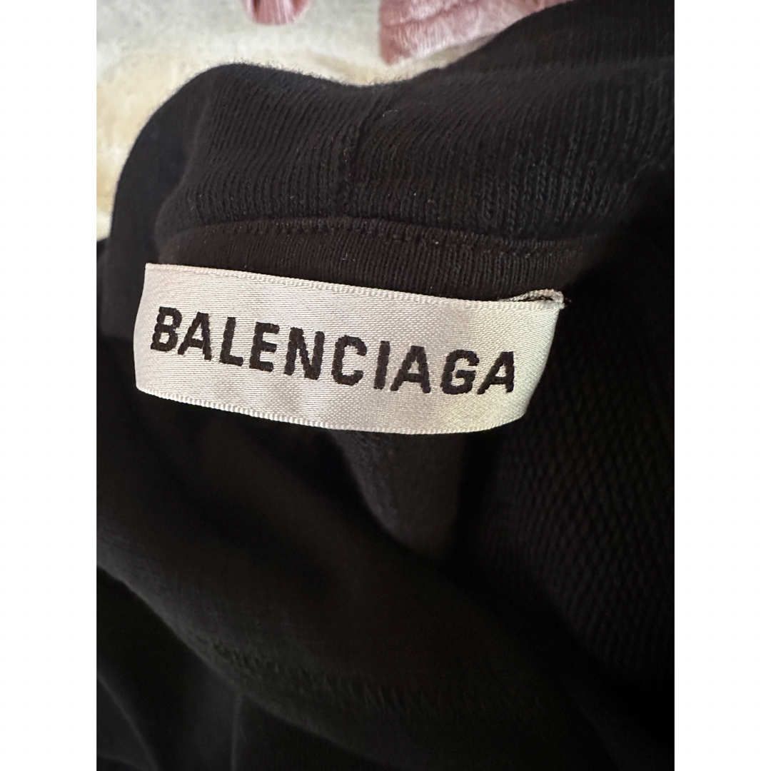 Balenciaga(バレンシアガ)のバレンシアガ　ロゴパーカー　正規品　未使用品 レディースのトップス(パーカー)の商品写真