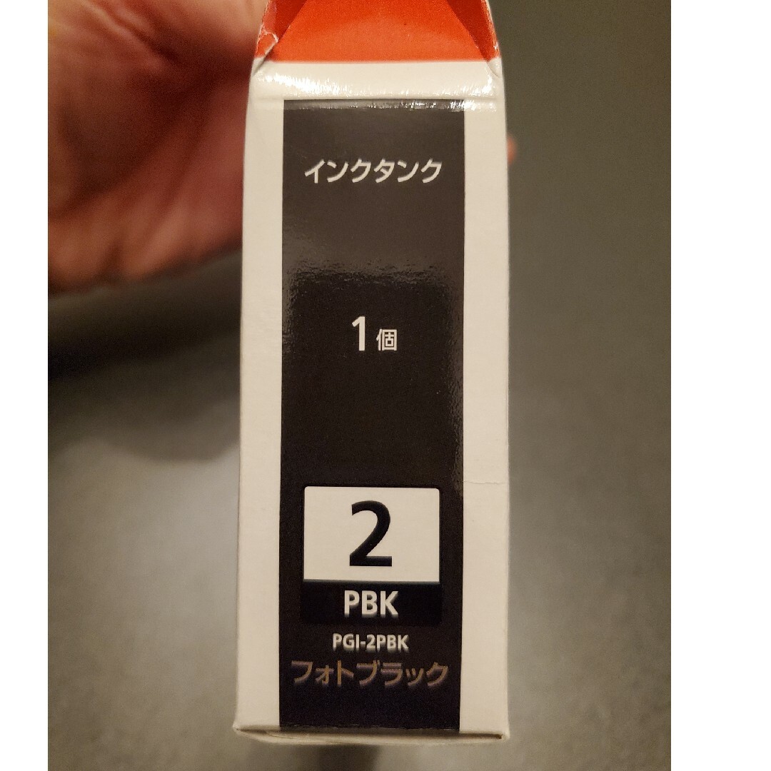 Canon インクタンク フォトブラック PGI-2PBK 1色　取付期限切れ インテリア/住まい/日用品のオフィス用品(その他)の商品写真