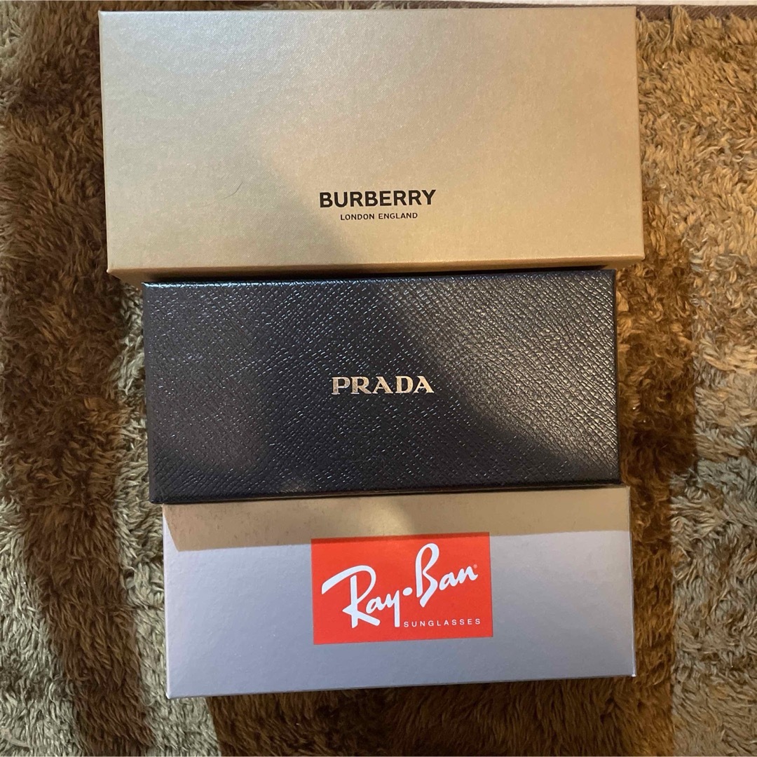 Ray-Ban(レイバン)のPRADA  レイバン　Burberry 空箱 レディースのバッグ(ショップ袋)の商品写真