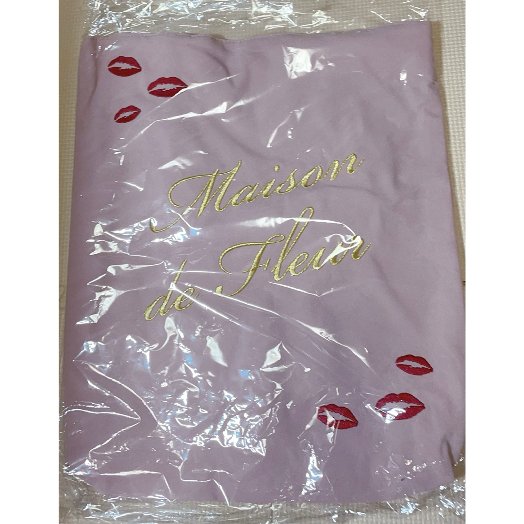 Maison de FLEUR(メゾンドフルール)の新品 メゾンドフルール 新宿限定 リップマーク トートバッグ ピンク リボン レディースのバッグ(トートバッグ)の商品写真