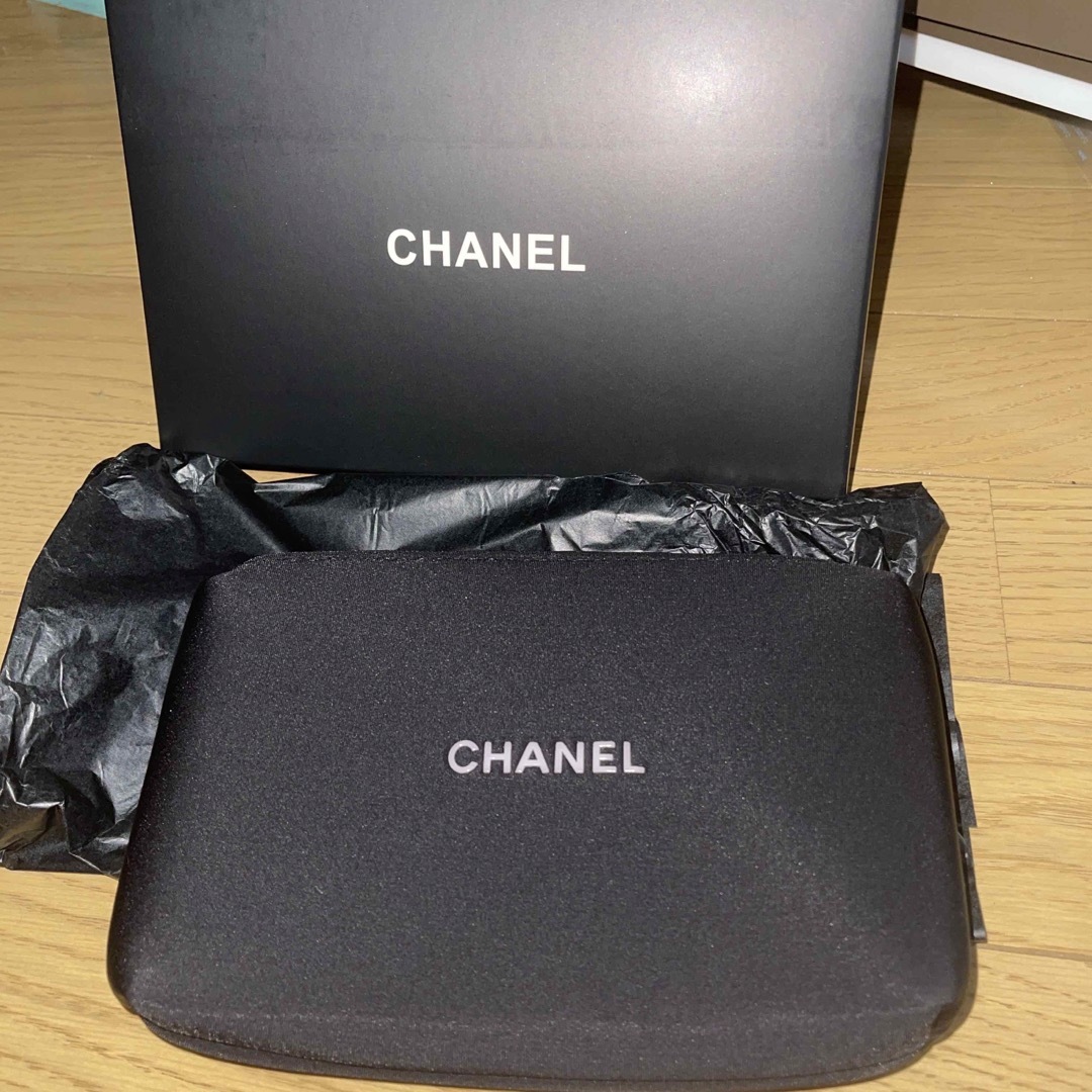 CHANEL(シャネル)のCHANEL シャネルノベルティ　ポーチ レディースのファッション小物(ポーチ)の商品写真