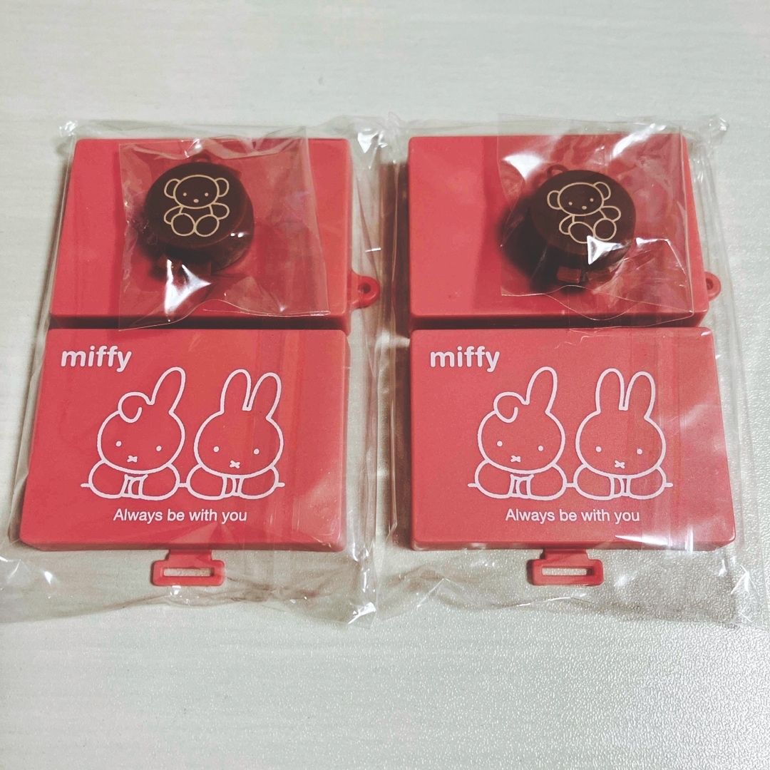 miffy(ミッフィー)の★新品・未開封★  ミッフィー　印鑑ケース（朱肉付き）　ゼクシィ付録　2個セット エンタメ/ホビーのおもちゃ/ぬいぐるみ(キャラクターグッズ)の商品写真