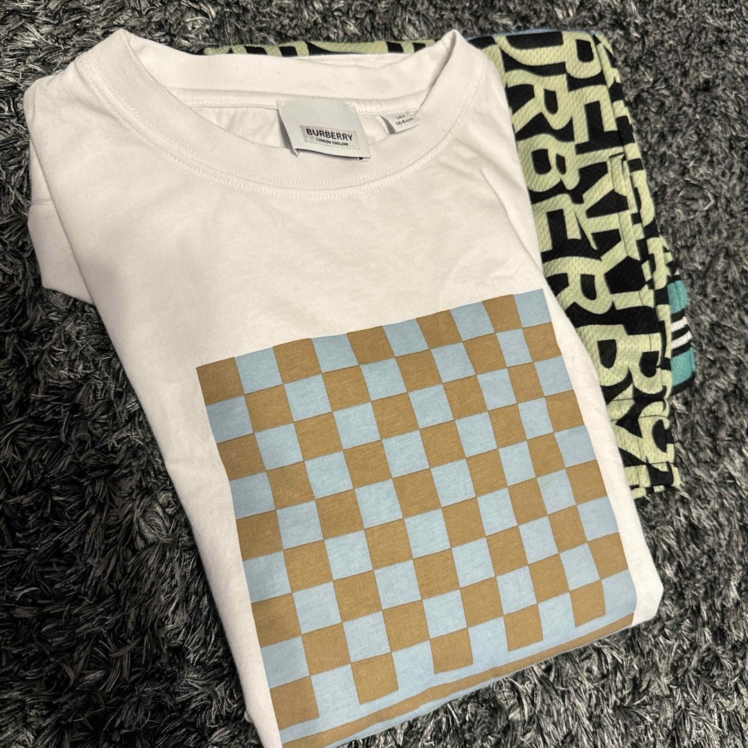 BURBERRY(バーバリー)のバーバリー　2点セット キッズ/ベビー/マタニティのキッズ服男の子用(90cm~)(Tシャツ/カットソー)の商品写真