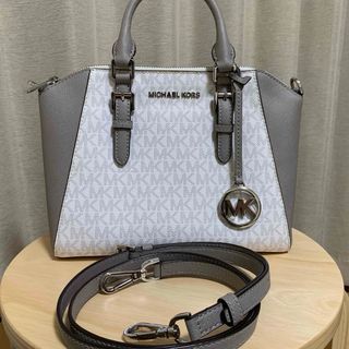 マイケルコース(Michael Kors)のマイケルコース　バッグ(ショルダーバッグ)