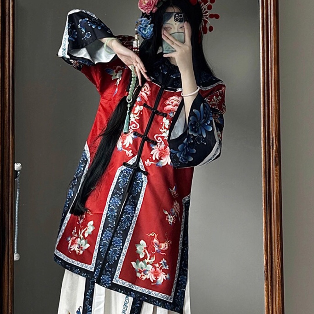 BODYLINE(ボディライン)の螺鈿牡丹　赤黒色アウター　清漢女　着物和服漢服　中華風　チャイナドレス　成人式 レディースの水着/浴衣(着物)の商品写真