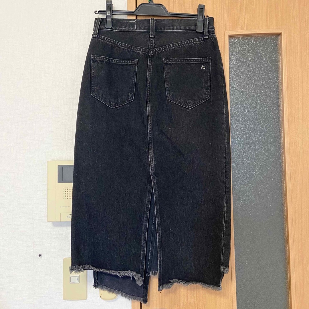 TOMORROWLAND(トゥモローランド)のラグアンドボーン　デニムスカート ブラック レディースのパンツ(デニム/ジーンズ)の商品写真