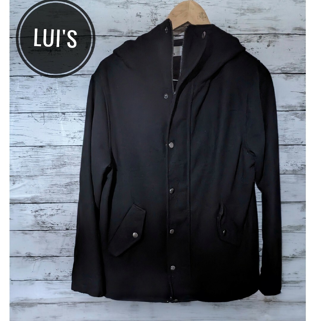 Lui's(ルイス)のLuis　ジャケット　アウター　フード付き　黒　ジップアップ　Ｍサイズ メンズのジャケット/アウター(その他)の商品写真