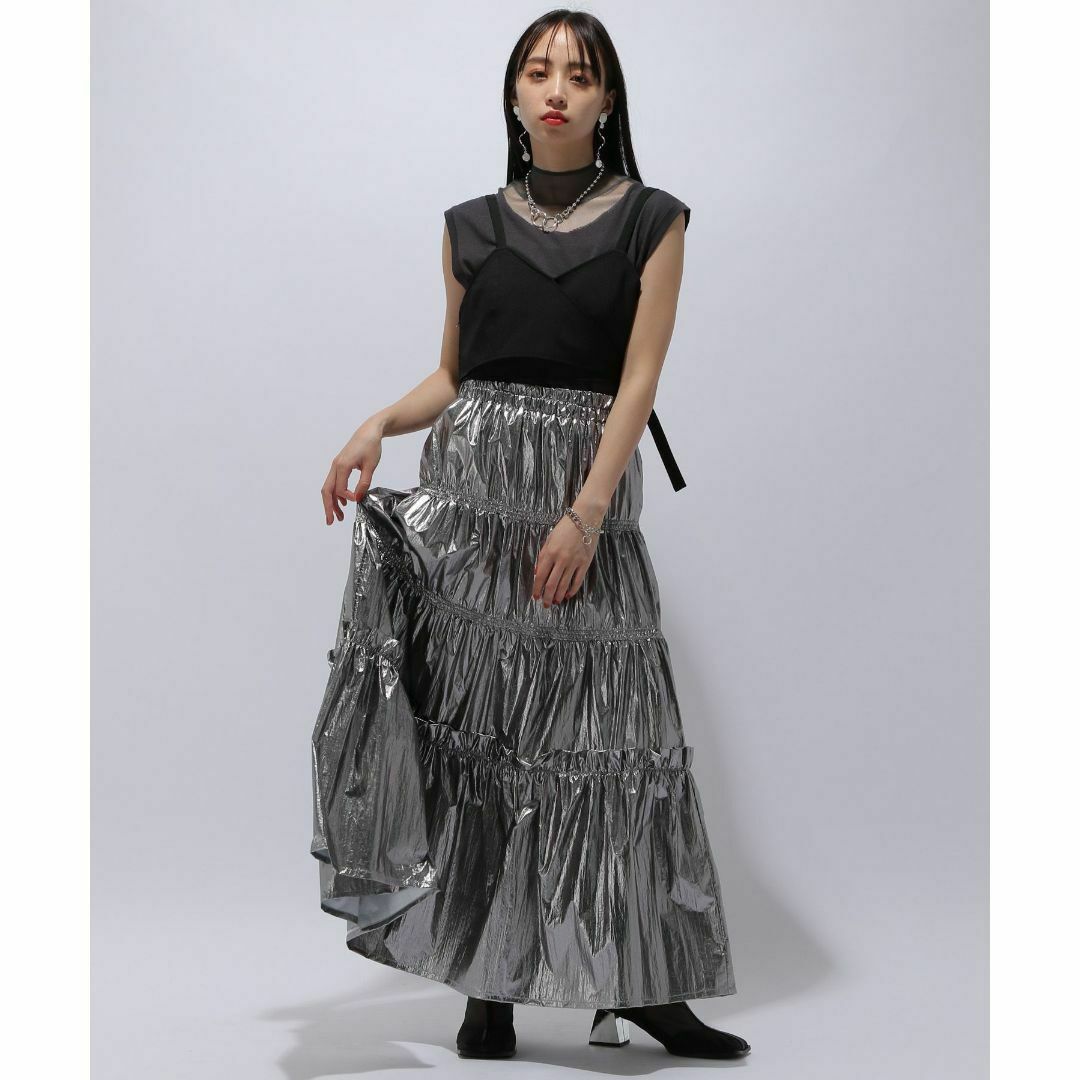 HARE(ハレ)の新作 即完売色 新品 HARE シャイニーシャーリングスカート シルバー レディースのスカート(ロングスカート)の商品写真