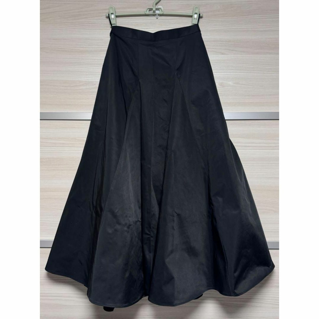 ENFOLD(エンフォルド)の㊳ 即完売品 新品 ENFOLD VOLUME FLARE-SKIRT ブラック レディースのスカート(ロングスカート)の商品写真