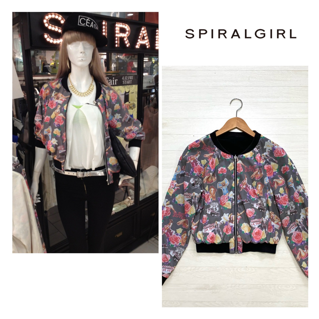 GRL(グレイル)の✨週末限定セール✨ SPIRAL GIRL 花柄 リバーシブルブルゾン レディースのジャケット/アウター(ブルゾン)の商品写真