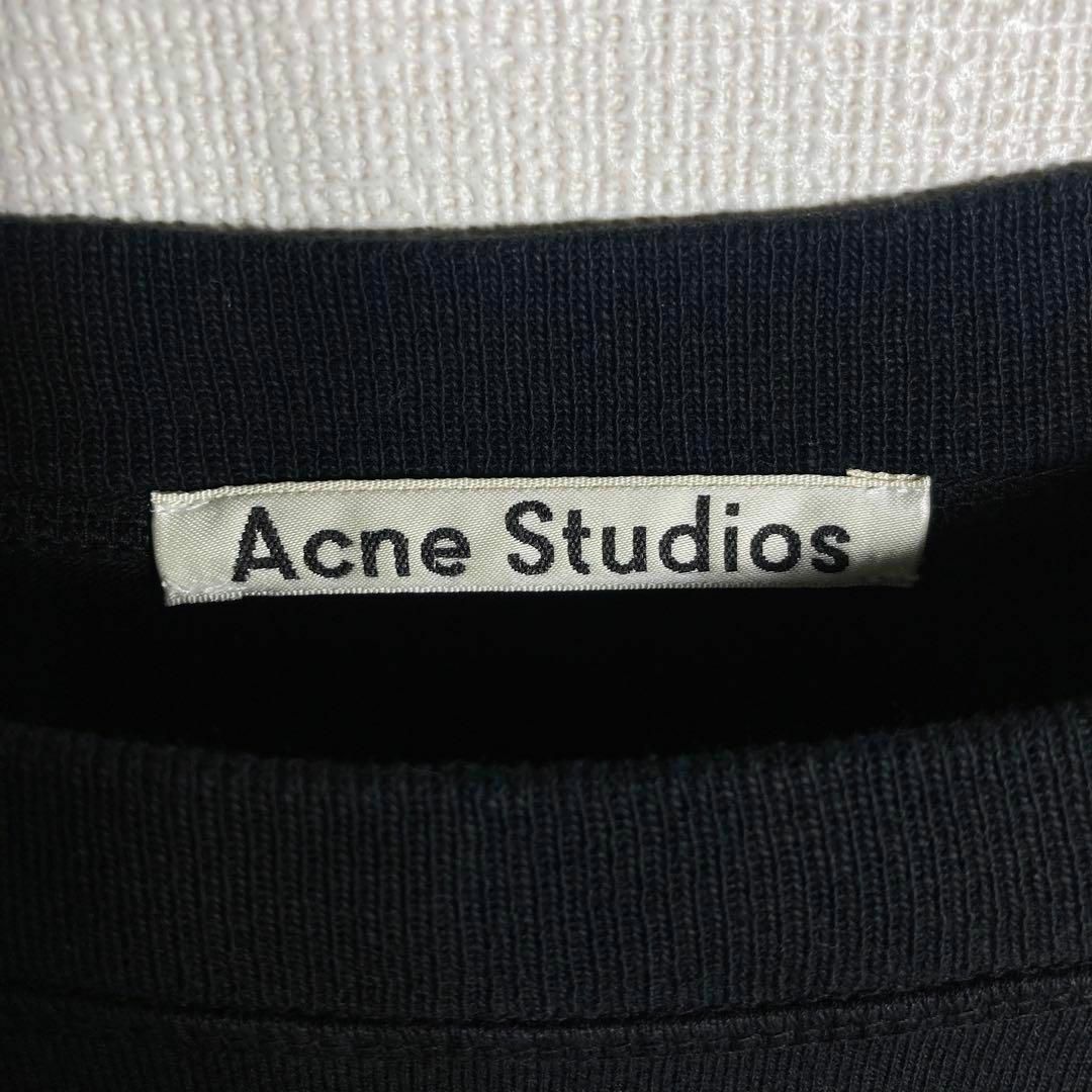 Acne Studios(アクネストゥディオズ)の【即完売モデル】アクネスタジオ　ワンポイントロゴ入りTシャツ　XS　黒　ブラック メンズのトップス(Tシャツ/カットソー(半袖/袖なし))の商品写真