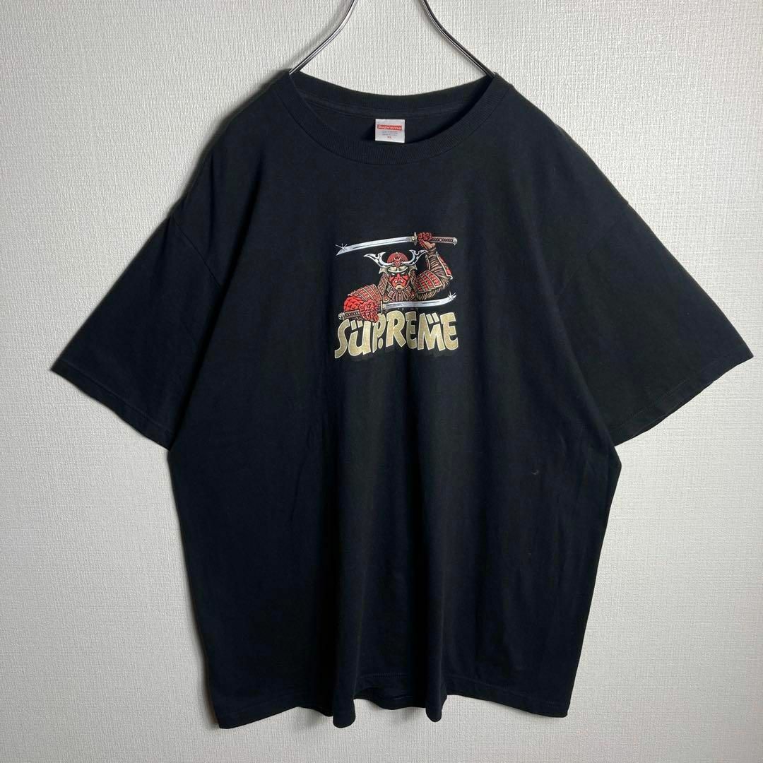 Supreme(シュプリーム)の【美品】シュプリーム　希少XLサイズ　ワンポイントロゴ入りTシャツ　人気モデル メンズのトップス(Tシャツ/カットソー(半袖/袖なし))の商品写真