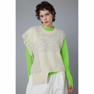 ヘリンドットサイ(HeRIN.CYE)の完売品 新品タグ付き HeRIN.CYE Scale knit vest IVO(ベスト/ジレ)