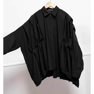 リミフゥ(LIMI feu)の入手困難 完売品 新品 LIMI feu TUCK SHIRTS BLACK(シャツ/ブラウス(長袖/七分))