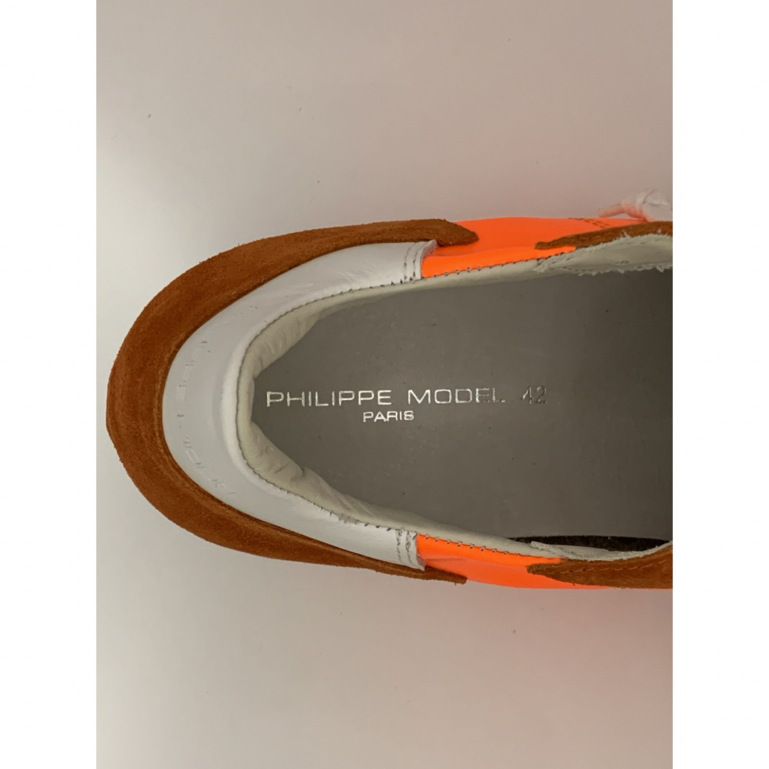 1piu1uguale3(ウノピゥウノウグァーレトレ)の【週末セール】1PIU1UGUALE3×PhilppeModel トロペ AKM メンズの靴/シューズ(スニーカー)の商品写真