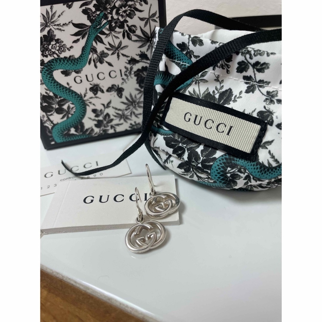 Gucci(グッチ)のGUCCI  グッチ　ピアス　箱・巾着・カード付き レディースのアクセサリー(ピアス)の商品写真