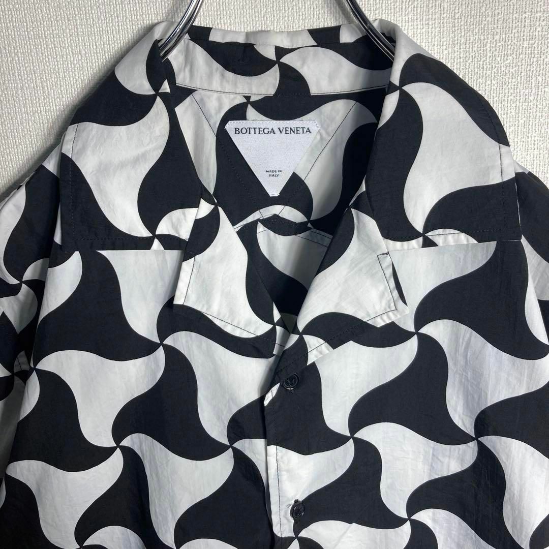 【美品】ボッテガヴェネタ　ウェービートライアングルオープンカラー　半袖シャツ