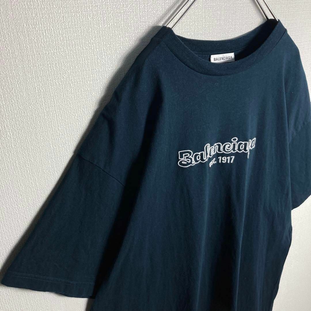 Balenciaga(バレンシアガ)の【美品】バレンシアガ　センター刺繍ロゴTシャツ　EST1917　紺　ネイビー メンズのトップス(Tシャツ/カットソー(半袖/袖なし))の商品写真