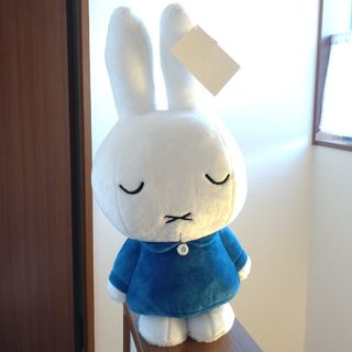 ミッフィー(miffy)の新品♪ ミッフィー 特大サイズ ぬいぐるみ すやすや BIG(キャラクターグッズ)