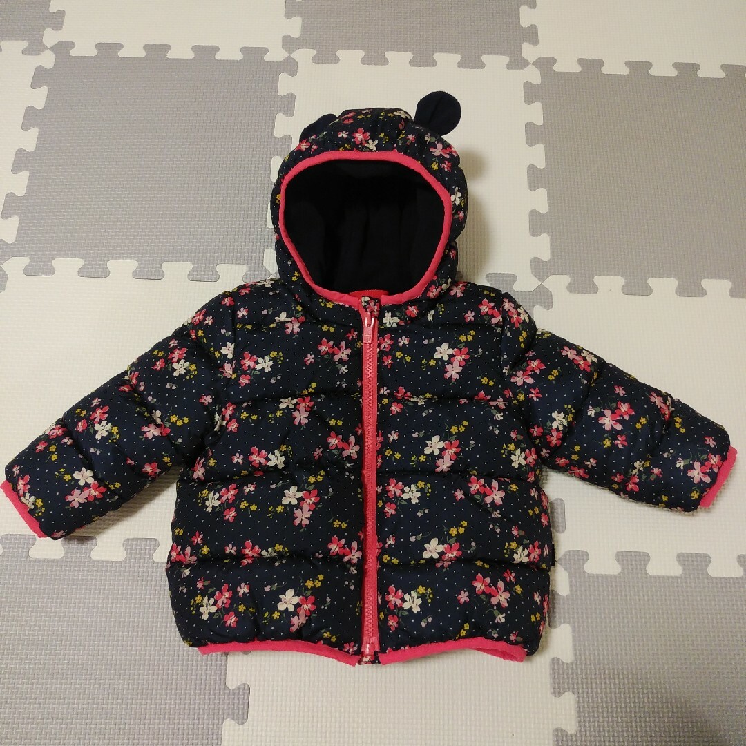 babyGAP(ベビーギャップ)のbabyGAP ダウン 中綿 80 90 女の子 耳付き 花柄 キッズ/ベビー/マタニティのベビー服(~85cm)(ジャケット/コート)の商品写真