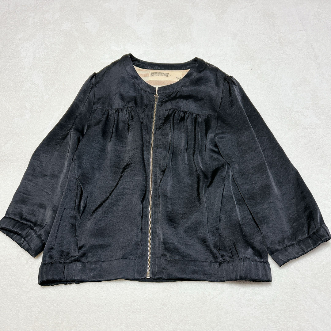 FELISSIMO(フェリシモ)のpm327.8 フェリシモ とろみブルゾン 黒 ブラック ミドル丈 七分袖 レディースのジャケット/アウター(ブルゾン)の商品写真