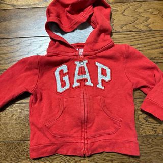 ギャップ(GAP)のGAP ベビー　パーカー　赤(ジャケット/コート)