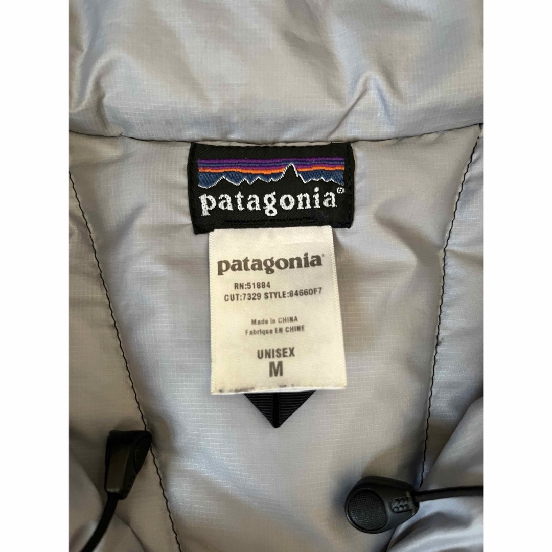 patagonia(パタゴニア)のpatagonia ダウンセーター ハーフジップジップ プルオーバー M メンズのジャケット/アウター(ダウンジャケット)の商品写真