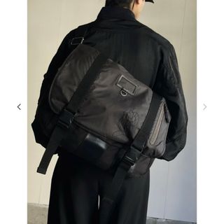 ワイスリー(Y-3)のY-3 メッセンジャー バッグ 黒 ワイスリー yohji yamamoto(メッセンジャーバッグ)