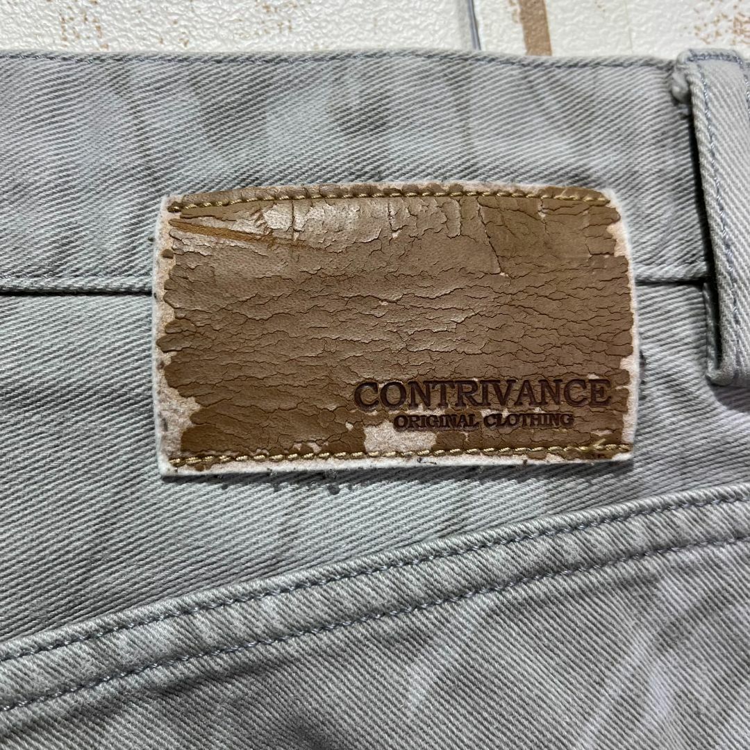【CONTRIVANCE】コントライバンス リーフパターン テーパードパンツ メンズのパンツ(デニム/ジーンズ)の商品写真
