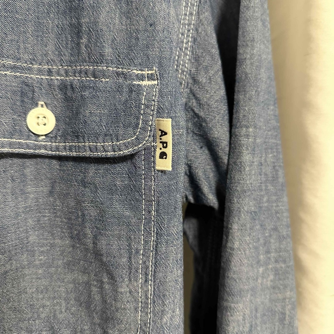 A.P.C(アーペーセー)のAPC CARHARTT アーペーセー カーハート シャンブレーシャツ S メンズのトップス(シャツ)の商品写真