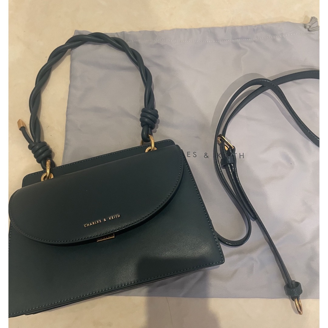 Charles and Keith(チャールズアンドキース)のチャールズアンドキース　ノッティド トップハンドルバッグ （Green） レディースのバッグ(ハンドバッグ)の商品写真