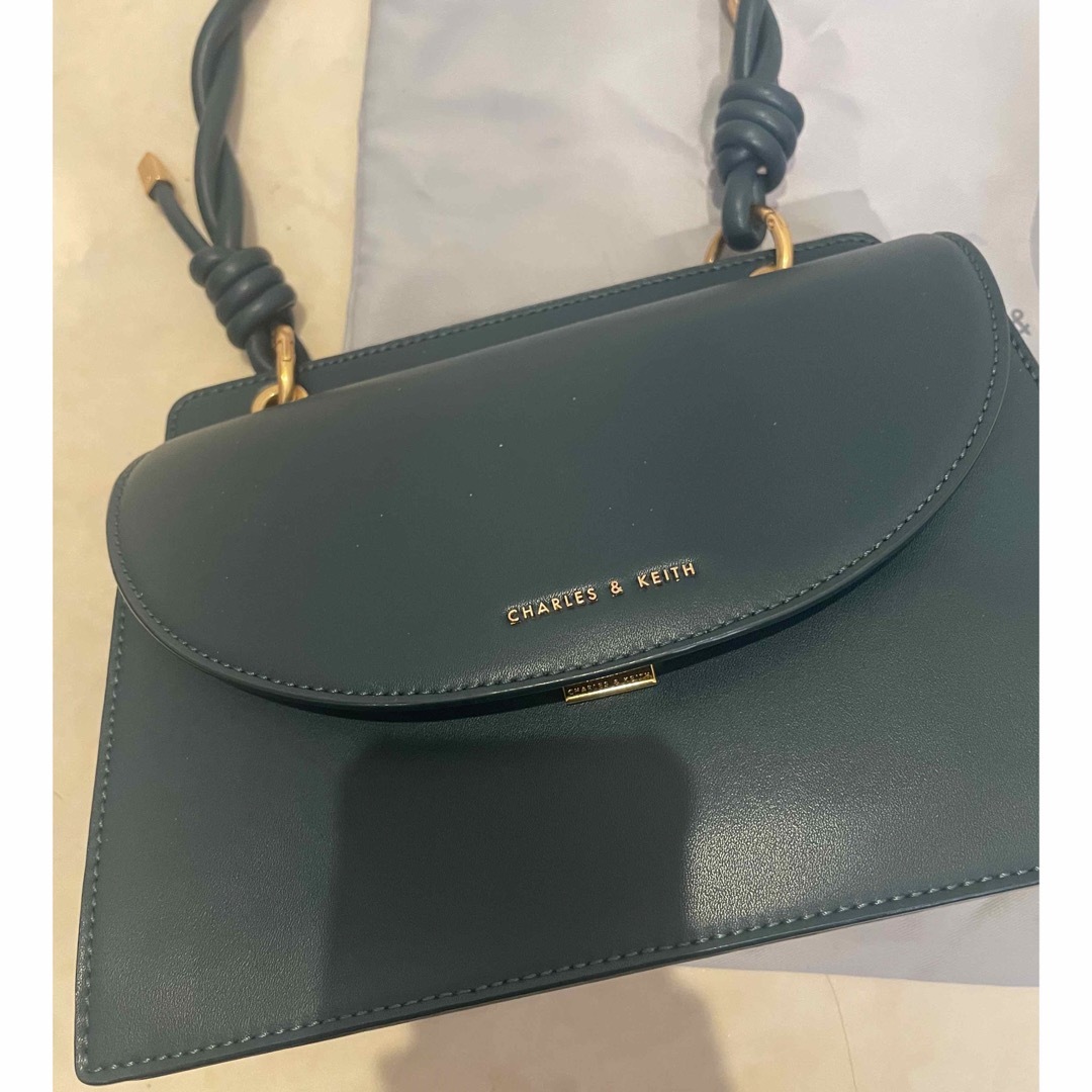 Charles and Keith(チャールズアンドキース)のチャールズアンドキース　ノッティド トップハンドルバッグ （Green） レディースのバッグ(ハンドバッグ)の商品写真