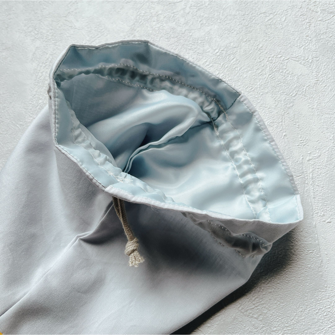 【handmade】巾着袋S 口フリルタイプ　リバティ ハンドメイドのキッズ/ベビー(外出用品)の商品写真
